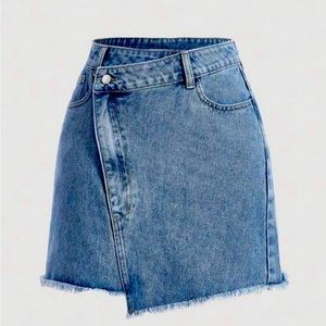 NEW Overlap Waist Raw Hem Denim Skirt